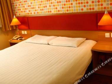 Home Inn (Jinan Shanshi East Road Qianfushan Hospital)