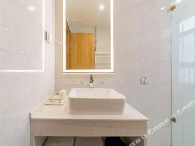 7Tian You Pin Jiu Dian (Ji Nan Da Ming Hu Dian )