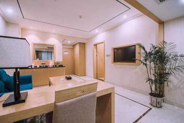 Tongxiang Jiayue Hotel