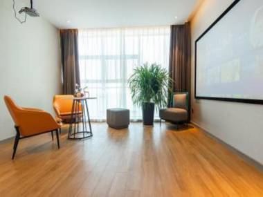 Magnotel Tongxiang Shimao Center