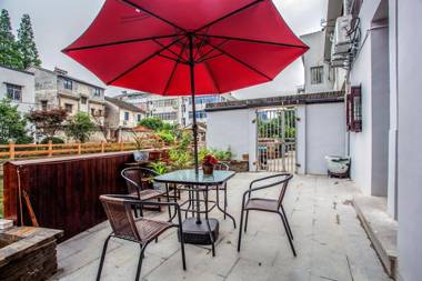 Yueyue theme Inn in Wuzhen