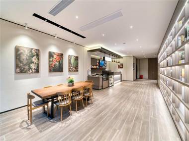 Hanting Hotel Changxing Dongyufang Predestrian Street