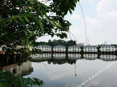 Huizhou Lakefront Golf club and Resort