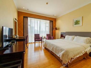 Huizhou Lakefront Golf club and Resort