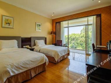 Huizhou Lakefront Golf club and Resort