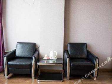 Hu He Hao Te Jia Yu Shang Wu Jiu Dian Jin Qiao Dian