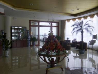 GreenTree Inn Heze Railway Station Hotel