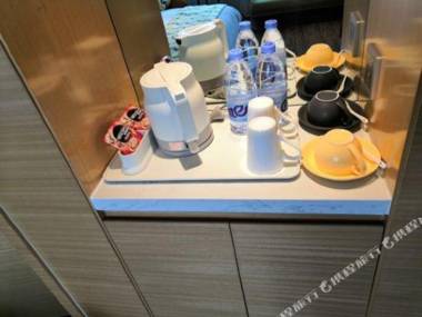 Jiayi Hotel (Heze Danyang Overpass)