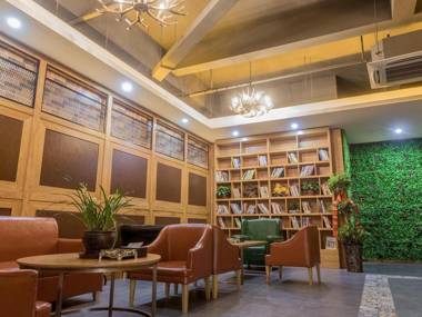 Hefei binhu financial center zhefei hotel