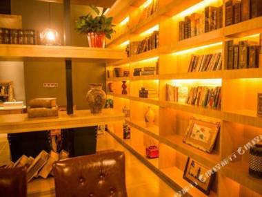 Zhe Fei Jiu Dian (He Fei Gao Tie Nan Zhan Hui Mei Guang Chang Dian )