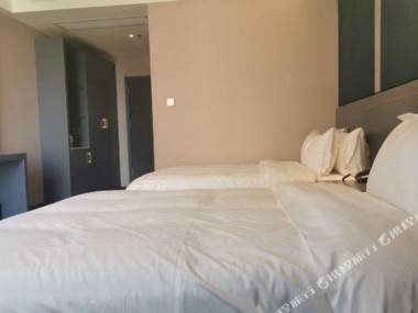 Lujiang Juai Guangneng Hotel