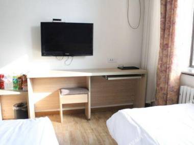 Yijia Express Hotel (Hongqi Main Street)