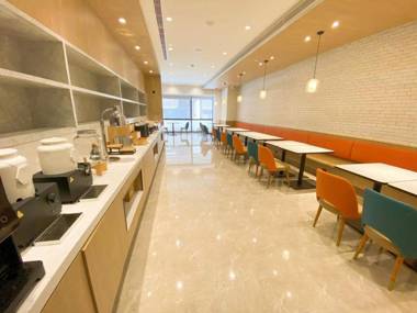 Hanting Hotel Harbin West Railway Station North Square