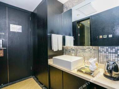 Gulong Hotel (Hanzhong High-speed Railway Station Wanbang)