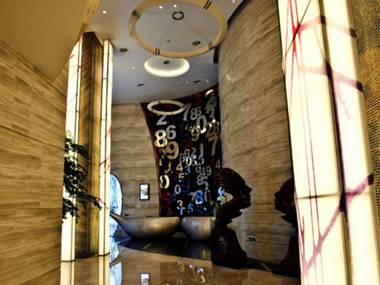 Hangzhou E M Grand Hotel