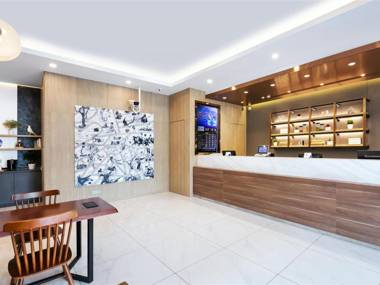 Hanting Premium Hotel Hangzhou Linping Yintai City Metro Station