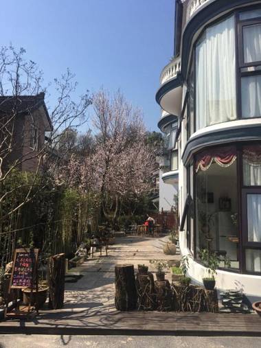 Hangzhou West Lake Lake YI Tong Intelligent Homestay