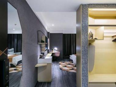 Zprime Hotel (Hangzhou West Lake Yan'an Road Hubin)