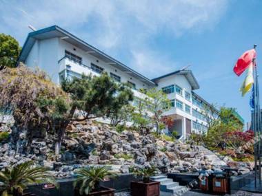 Riverside Garden Holiday Hotel