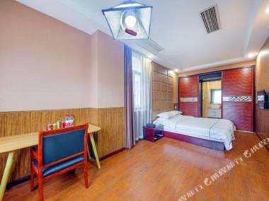 Tropical Rain Forest Hotel (Hangzhou Guihua West Road Subway Station)