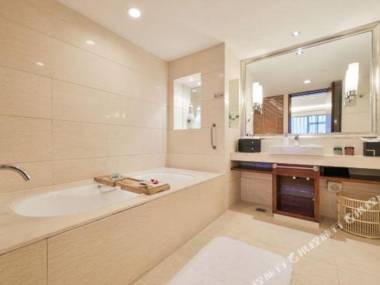 Haiwaihai Crown Hotel