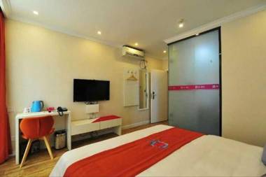 Pai Hotel Guiyang Fountain Metro Station