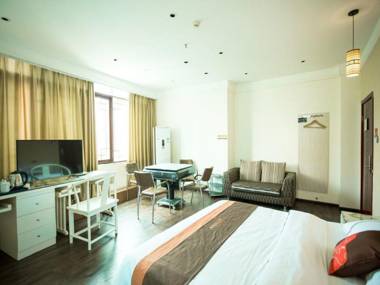 Jun Hotel Guizhou Guiyang Yunyan District Penshuichi Business Center Metro Station