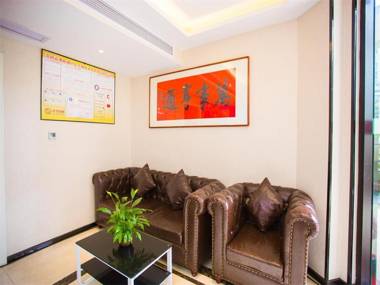 Pai Hotel Guiyang North Railway Station