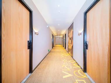 IU Hotel Guiyang High Speed Railway Station Wanda Plaza