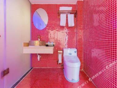 Swan Island Theme Hotel (Guiyang North High-speed ​​Railway Station)