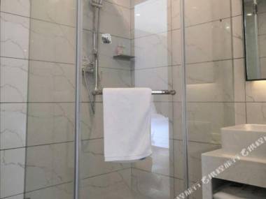 7Tian You Pin Jiu Dian (Gui Yang San Qiao Bei Lu Dian )