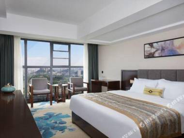 Sanfeng Hotel (Guiyang North Railway Station)