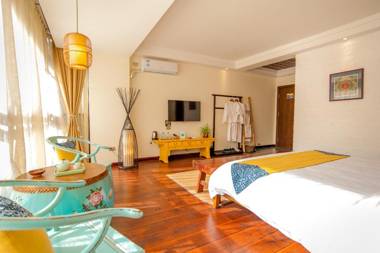 Secret Courtyard Resort Hotel