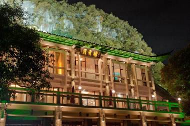 Guilin Crystal Crescent Moon Hotel