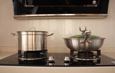 Path Cross Guesthouse strolling along the river