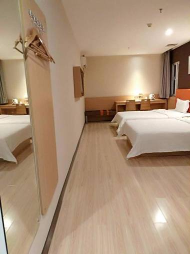 7Days Inn Premium Guangzhou Tianhe West Tiyu Road Subway Station