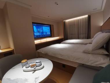 Ji Hotel Guangzhou Jiangtai Road Metro Station