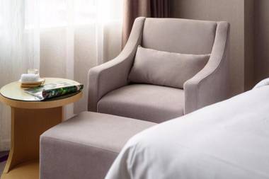 Lavande Hotel (Guangzhou Chimelong Shiqiao Metro Station Yifa Pedestrian Street)