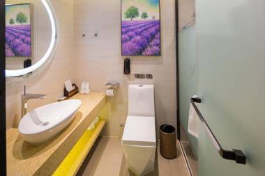 Lavande Hotel (Foshan West Railway Station Shishan University Town)
