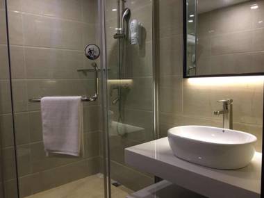 7 Days Premium·Dongguan Chenjiaci Metro Station