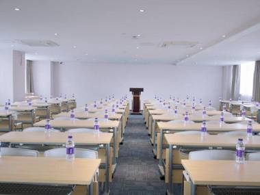 Lavande Hotel·Foshan Bijiang Light Rail Station Biguiyuan