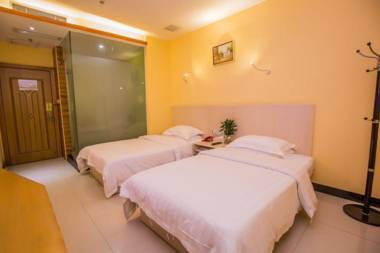 Jiahua Hotel (Guangzhou Julong Metro Station)