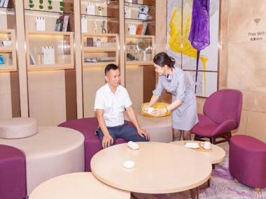 Lavande Hotel Guangzhou Zengchen Xintang Light Rail Metro Station