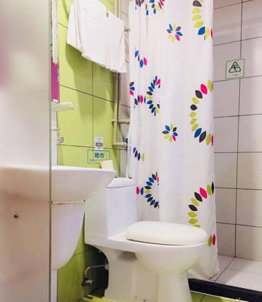 100 Hotel (Guangzhou Panyu Shiqiao Metro Station)