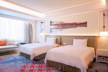 Xcellent Shifu Hotel