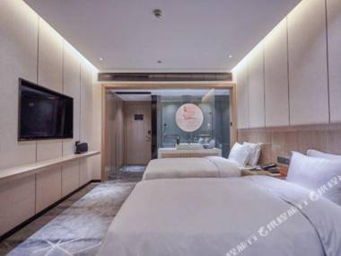 Paco Hotel (Guangzhou Baiyun Airport Liantang Metro Station)