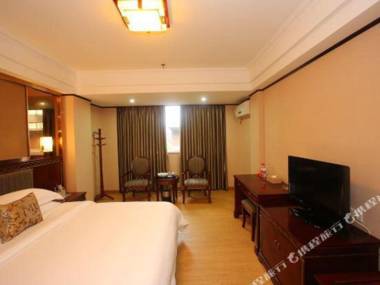 Guang Zhou Jing Yuan Shang Wu Jiu Dian Jing Xi Nan Fang Yi Yuan Di Tie Zhan Dian