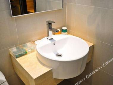 Cheng Shi Bian Jie Jiu Dian (Guang Zhou Pa Zhou Hui Zhan Zhong Xin Dian )