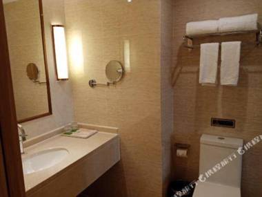 Vienna International Hotel (Guangzhou South Railway Station Sanshan)