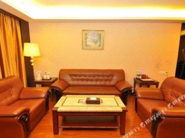 Mao Feng Hotel (Guangzhou Nancun Wanbo Metro Station)